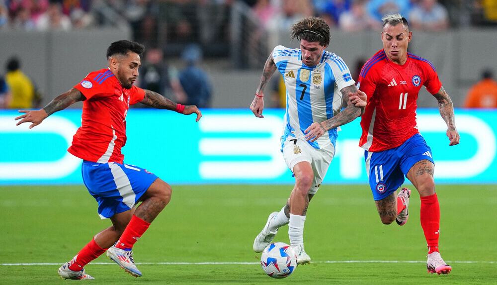 Argentina Edge Past Chile 1-0 in Tense World Cup Qualifier